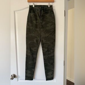 American Eagle - Curvy Super High-Rise Camo Jegging - Size 2 Regular